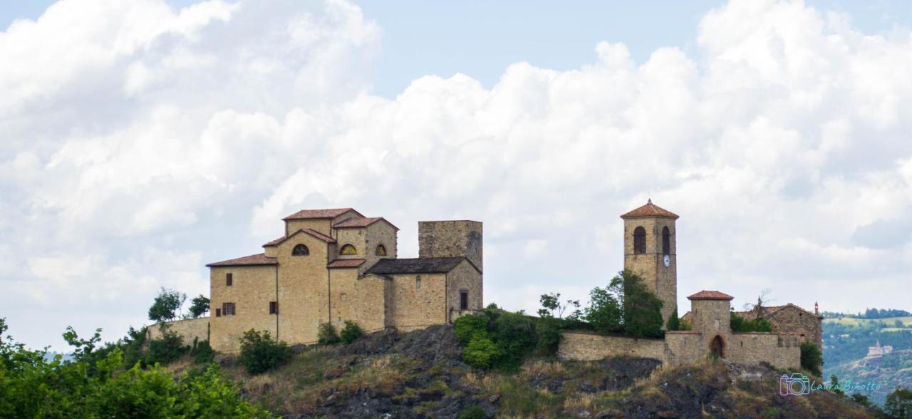 Antiche Vie B&B Serramazzoni Экстерьер фото